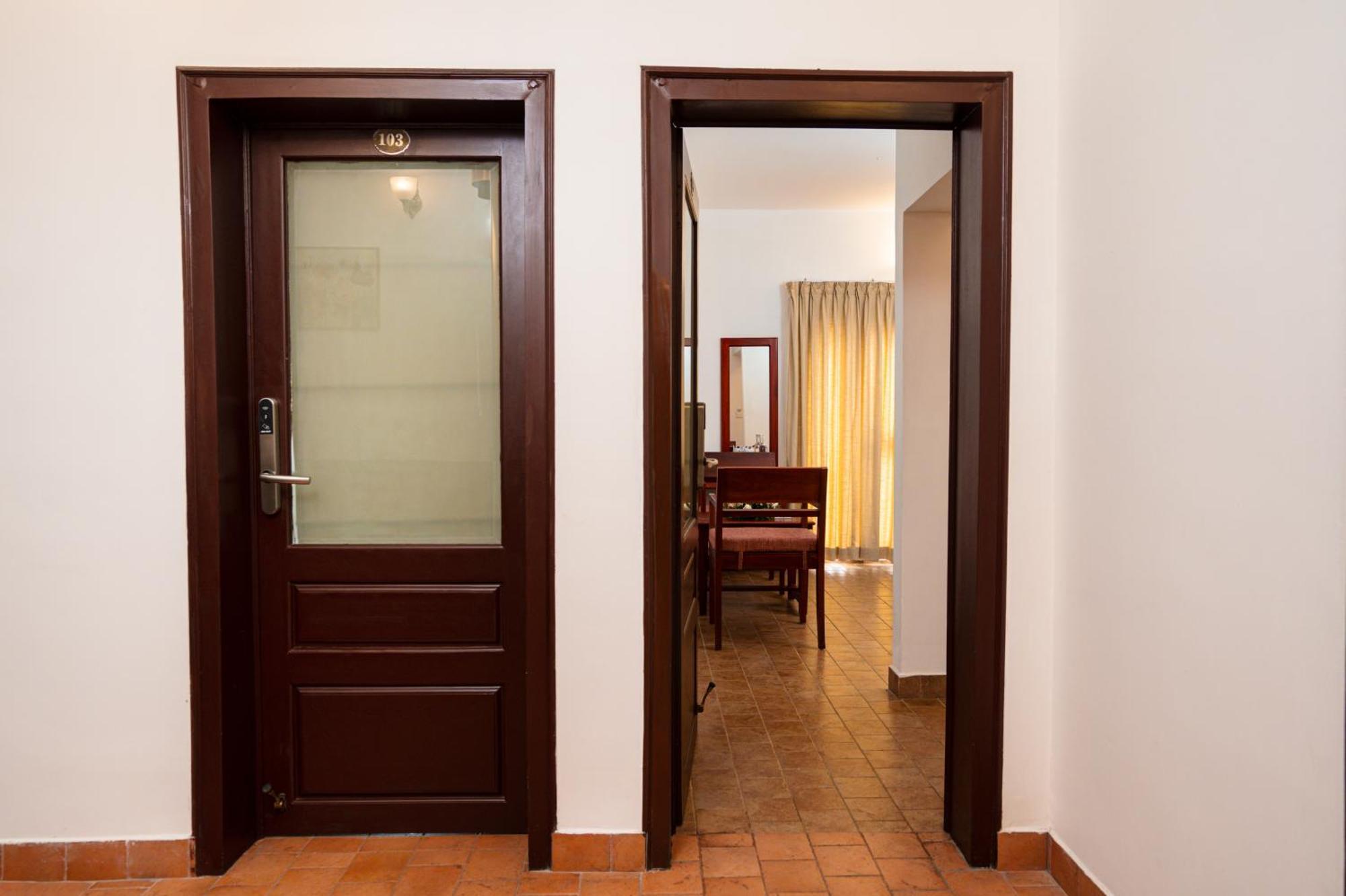 Kochi Solo Inn By Hawk Hospitality מראה חיצוני תמונה